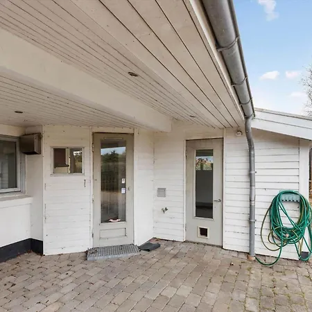 84265-ega-strandvangsvej-27 * Skæring